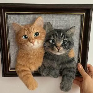 Personalized wool felt pet memorial figurine — a meaningful gift for the devoted pet lover